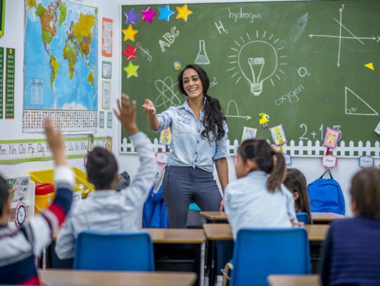 CERTIFICATE IN PRIMARY TEACHER TRAINING  